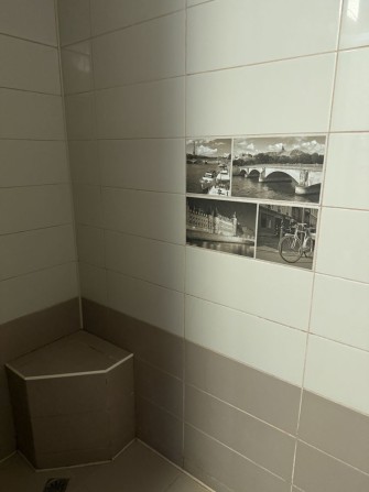 Сдам одноклмнатную квартиру в центре с  реилнтом и бытовой техникой - фото 1