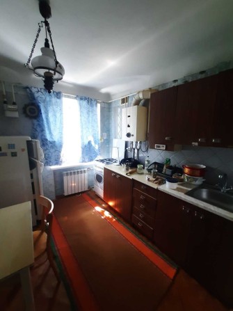 Сдам 3 ком. в самом Центре, ул Соборности 26/14, рядом театр Гоголя. - фото 1