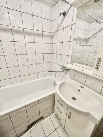 4-кімн. в р-ні пр. Лушпи з технікою і меблями на 1 поверсі - фото 1