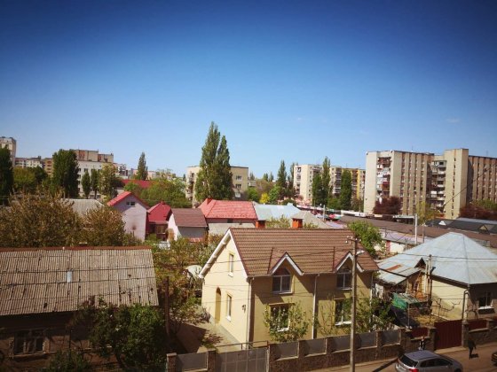 Здається в оренду 1 на кв-ра  в р-ні вул Джамбула поруч з ринком Ужгород