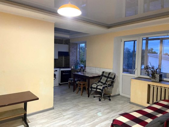 2-кімн. кв. в р-ні залізничного вокзалу, меблі, техніка. Черкассы