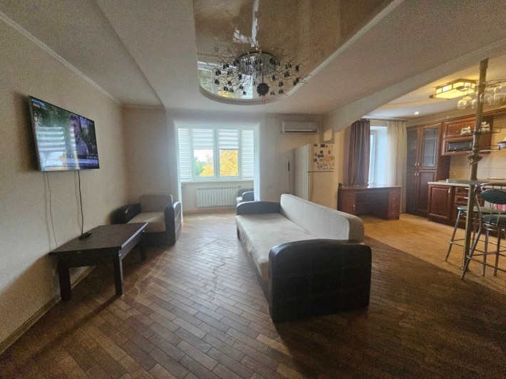 ПОВНІСТЮ УКОМПЛЕКТОВАНА. Оренда  3кім.кв у тихому ЦЕНТРІ міста - фото 1