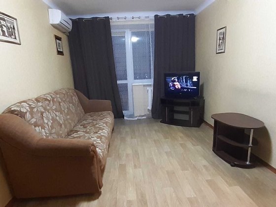 Здам 2 кімнатну квартиру біля готелю Украіна  від власника Чернігів