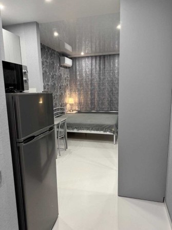 Маленька квартира в новобудові, є генератор - фото 1