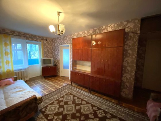 3-кімн. кв. в р-ні залізничного вокзалу, меблі, техніка 9 тис Черкассы