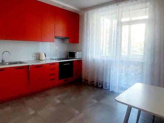 Однокімнатна ЖК Кришталеві Джерела, Метрологічна Київ