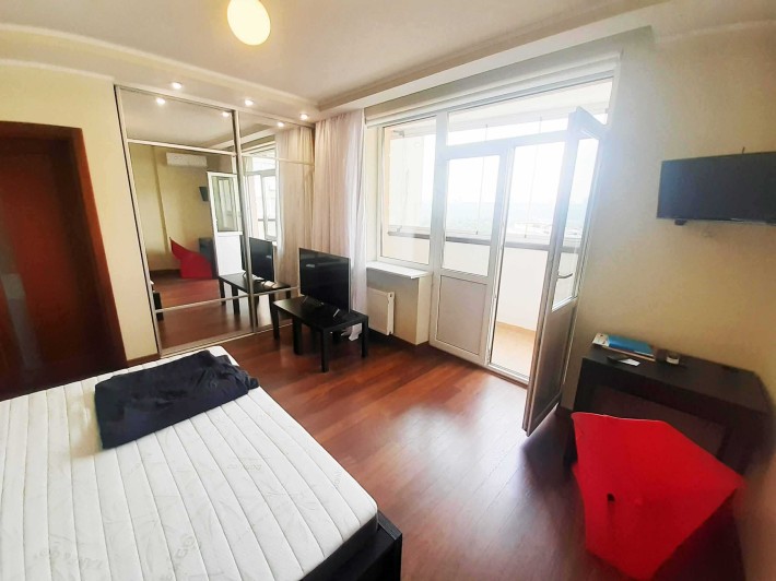 Аренда 3 ком квартиры возле метро Левобережная, 110м2 Раисы Окипной 10 - фото 1