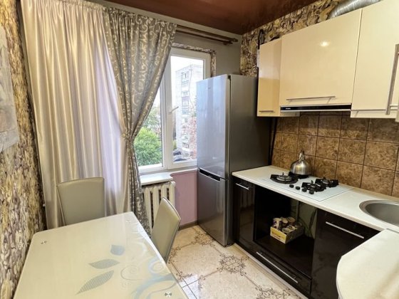 ЗДАМ ГАРНУ укомплектовану 2 кім.кв з РЕМОНТОМ 11000грн. Черкассы