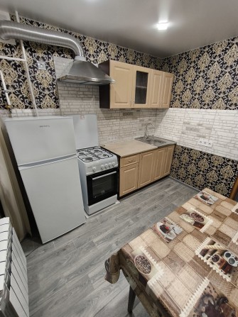 Здам 1 кімн. квартиру з нішею, ремонтом, меблями і технікою - фото 1