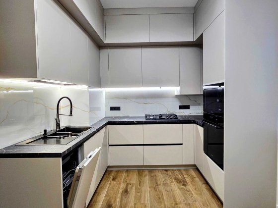 Здам 2-Х кімнатну в ЦЕНТРІ міста вул. Дюссельдорфська (Першотравнева) Черновцы