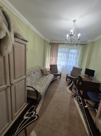 Здається в оренду 3х кім-на кв-ра в акурптному житловому стані - фото 1