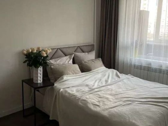 Продаж 1-к квартири вул. Лариси Руденко 10 Киев