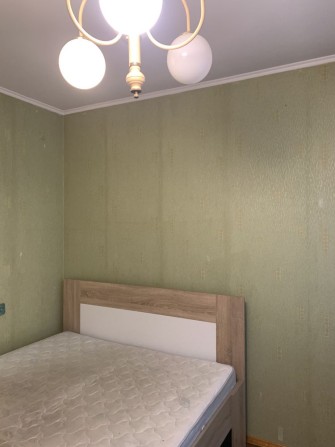 Сдам 2 комнатную квартиру ! - фото 1