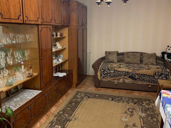 здається квартира 3-кімнатна.проспект Романа Шухевича Київ