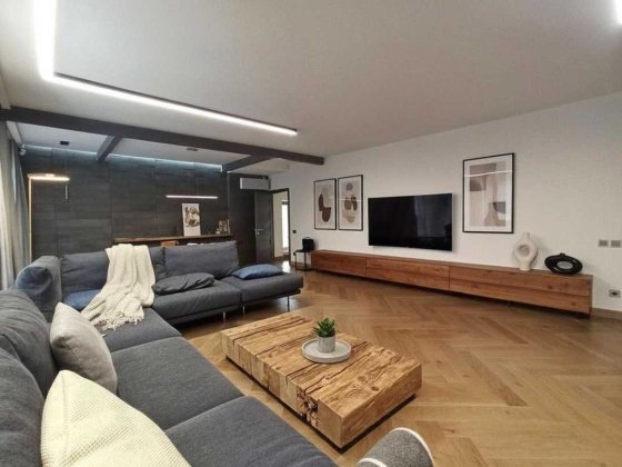 Оренда пʼяти кімнатної дворівневої квартири в центрі Київа Дмитрівська Київ