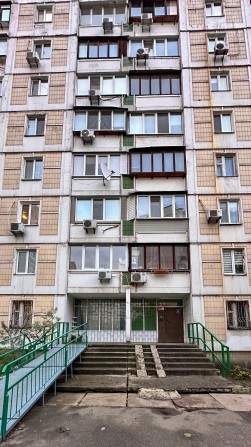 Без % оренда 1 кім. квартири по вул. Вишняківська, 7Б, Дарницький р-н. - фото 1