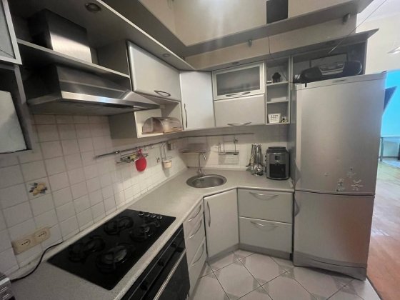 Сдам современную, просторную квартиру ул. Константиновская 27б,метро Киев