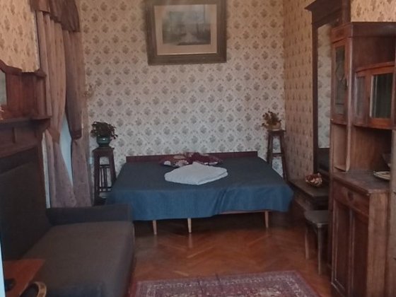 Однокімнатна квартира м.Театральна Київ