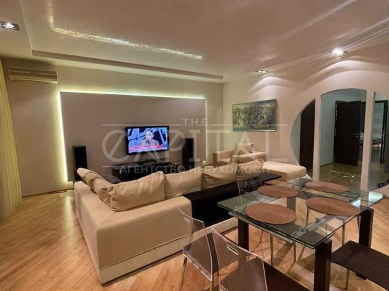 2-кімнатна квартира біля м. Печерська з панорамним видом Киев