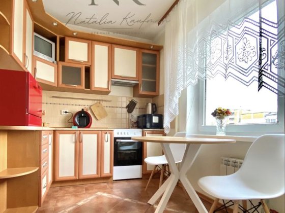 Оренда однокімнатної квартири 42м2  на Ахматової 4 Київ