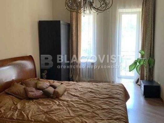 Оренда центр 2х кім квартира м. Університет/площа Українських Героїв Киев