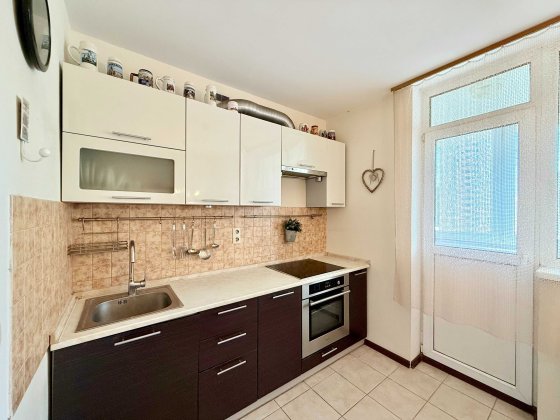 Сдам 2 комнатная квартира улица Урловская 23 метро Позняки Киев