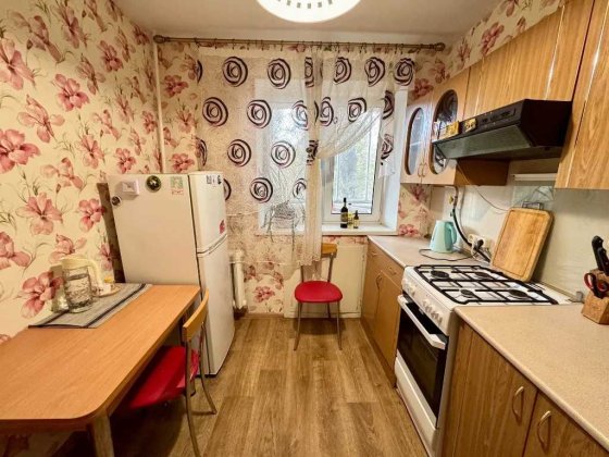 Сдам 1 комнатную квартиру пр. Богдана Хмельницкого 8 (центр) Днепр