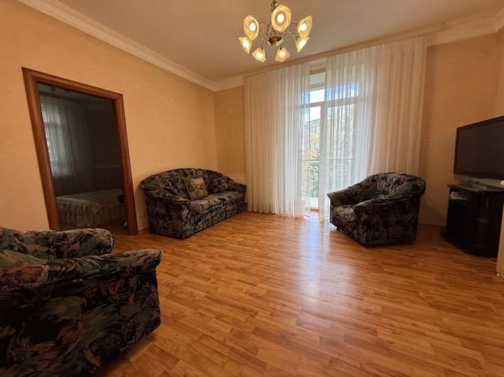 Здається 2 кімнатна квартира, вул. С.Єфремова,2 , центр - фото 1