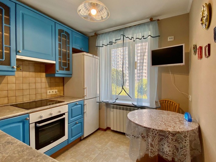 Завжди є світло. 31 м2. вул. Казарменна, Центр, Лук'янівка, Охматдит - фото 1