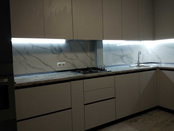 2-х кв в центре  для  семьи или 2- 3  мужчин можно на  месяц и больше Житомир