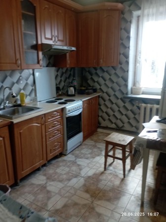 Здається 2 Кімнатна Квартира Центр Для Військових,Будівельників - фото 1