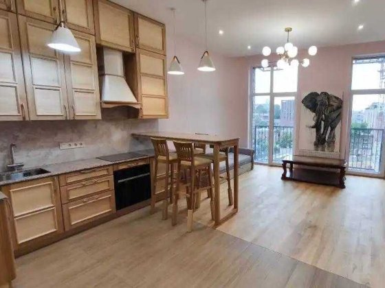 Сдам  квартиру в центре Дніпро