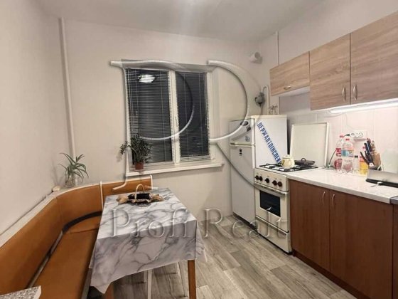 Оренда 2к. Івашкевича Ярослава/Оболонь/Вишгородська Киев