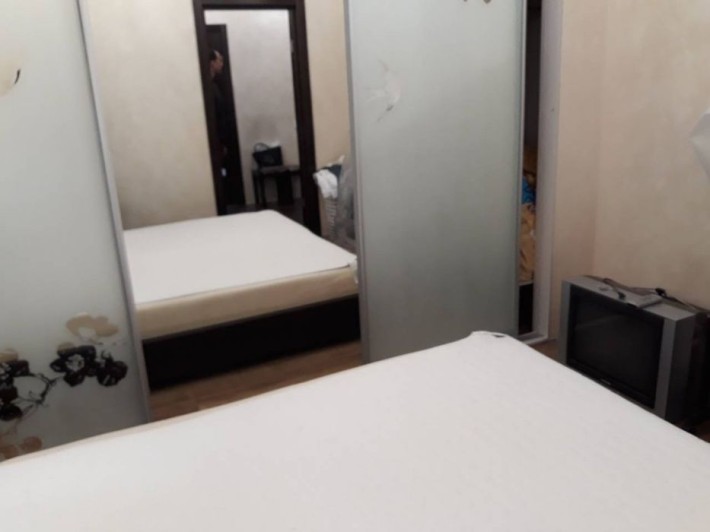 Сдам 2-х кв в центре можно для 2-3 мужчин на любой срок - фото 1