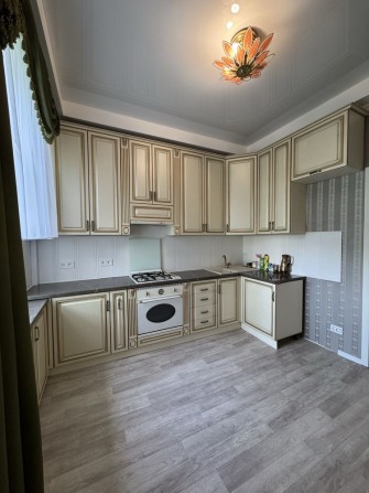 Реальная . Сдам 2к квартиру. Проспект Леси Украинки 6 - фото 1