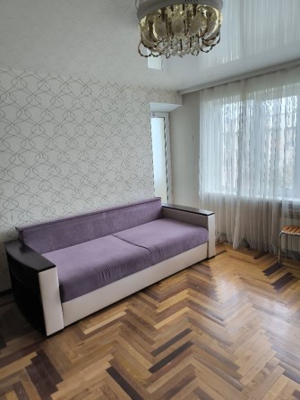 Сдам 2 комнатную квартиру - фото 1