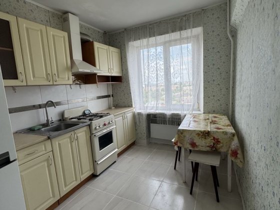 2 кімнатна, велика квартира з окремими кімнатами. Вул Вокзальна Кропивницкий