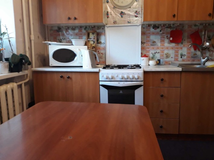 Сдам  3-комнатную квартиру в центре для 5-6 мужчин на любой срок - фото 1