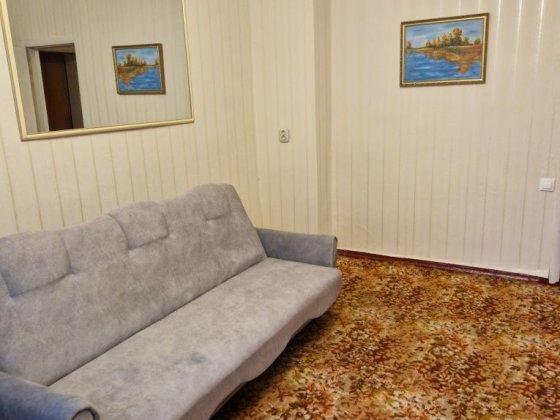 Сдаётся 2х комнатная квартира на Карпенко- Карого Запорожье