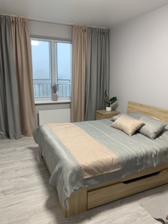 Двокімнатна квартира для сімʼї з дітьми в новобудові - фото 1