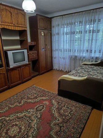 Сдам 2-х  комнатную квартиру ,центр, улица Короленко , - фото 1