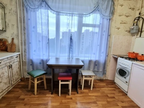 Оренда великої 1к.кв по вул. Пр.Толока( Бородинський мкр-н) Запоріжжя