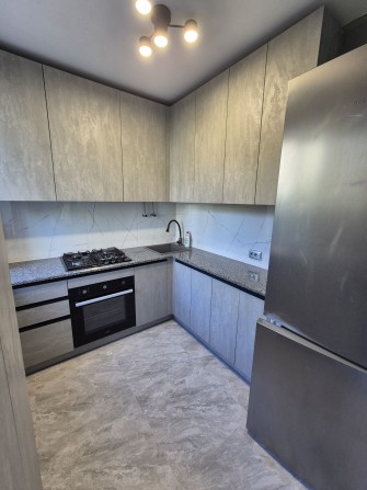 Здам 3х кімнатну квартиру в центрі міста під бізнес - фото 1