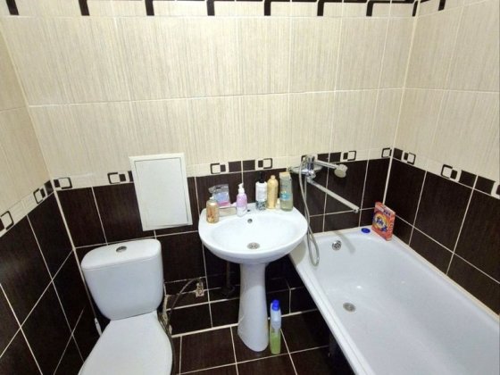 1 кімнатна квартира.Новомиколаївка 2/9 поверх