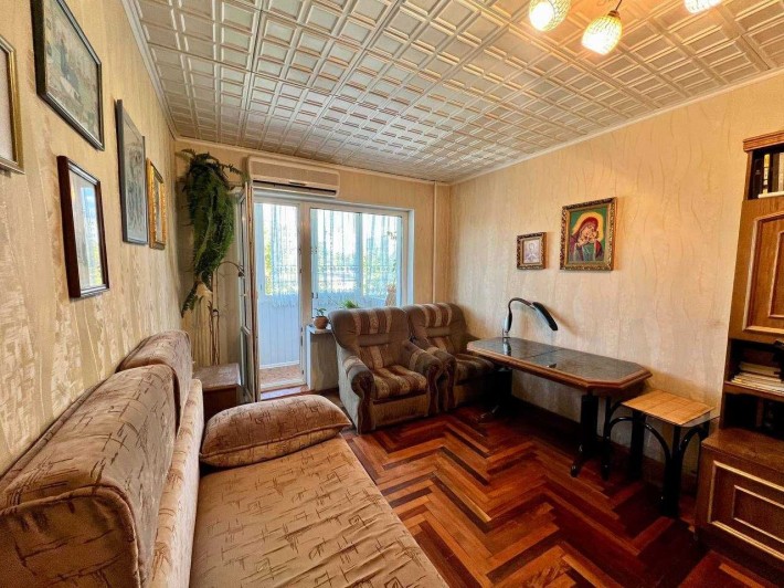 Сдам 2х комнатную квартиру ул. Комарова - фото 1