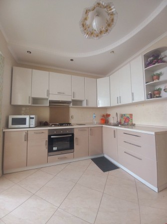 Здається чудова 2 кімната квартира на Поділля. - фото 1