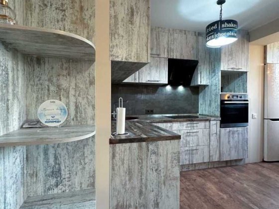 Сдаётся просторная студия по ул. Братьев Горобцов (Кедрина), 47 Дніпро