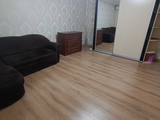 Однокімнатна з ремонтом Кропивницький