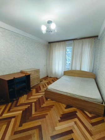 Оренда великої 3-к квартири біля метро Чернігівська - фото 1