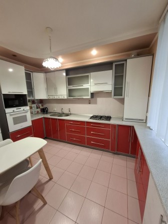 Здається простора 2-кімнатна квартира в центрі міста! (Сталінка) - фото 1